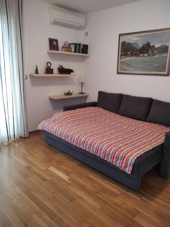 Apartmani Petrovac Na Moru Экстерьер фото