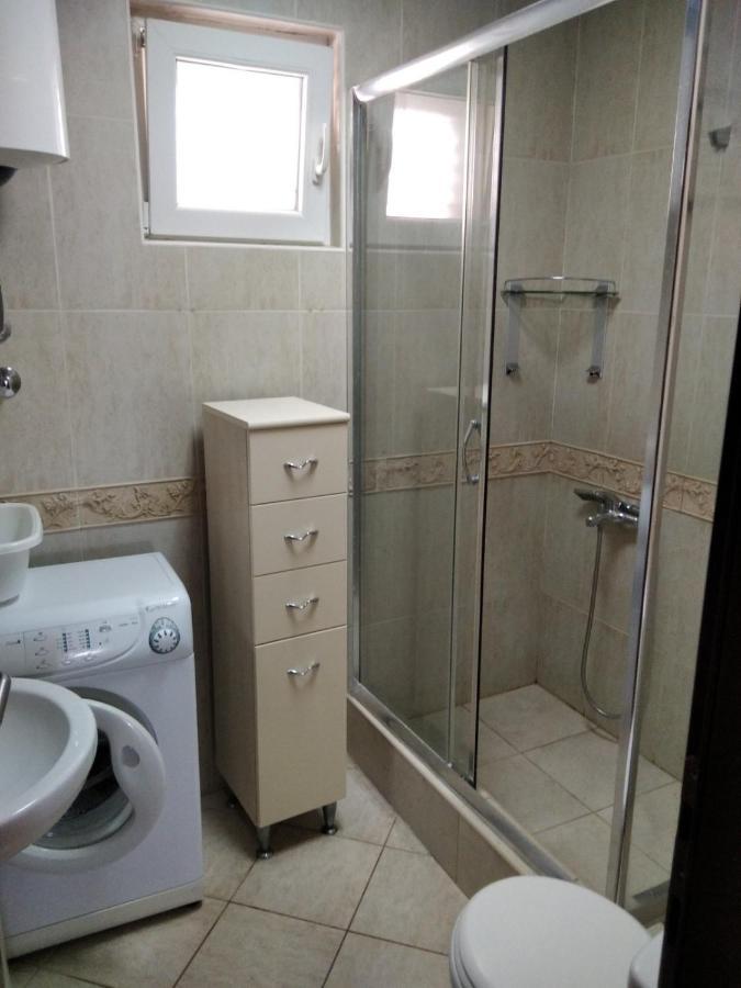 Apartmani Petrovac Na Moru Экстерьер фото